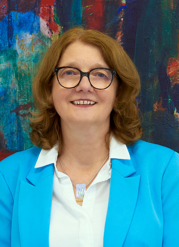 Luzia Schloesser IKAH web